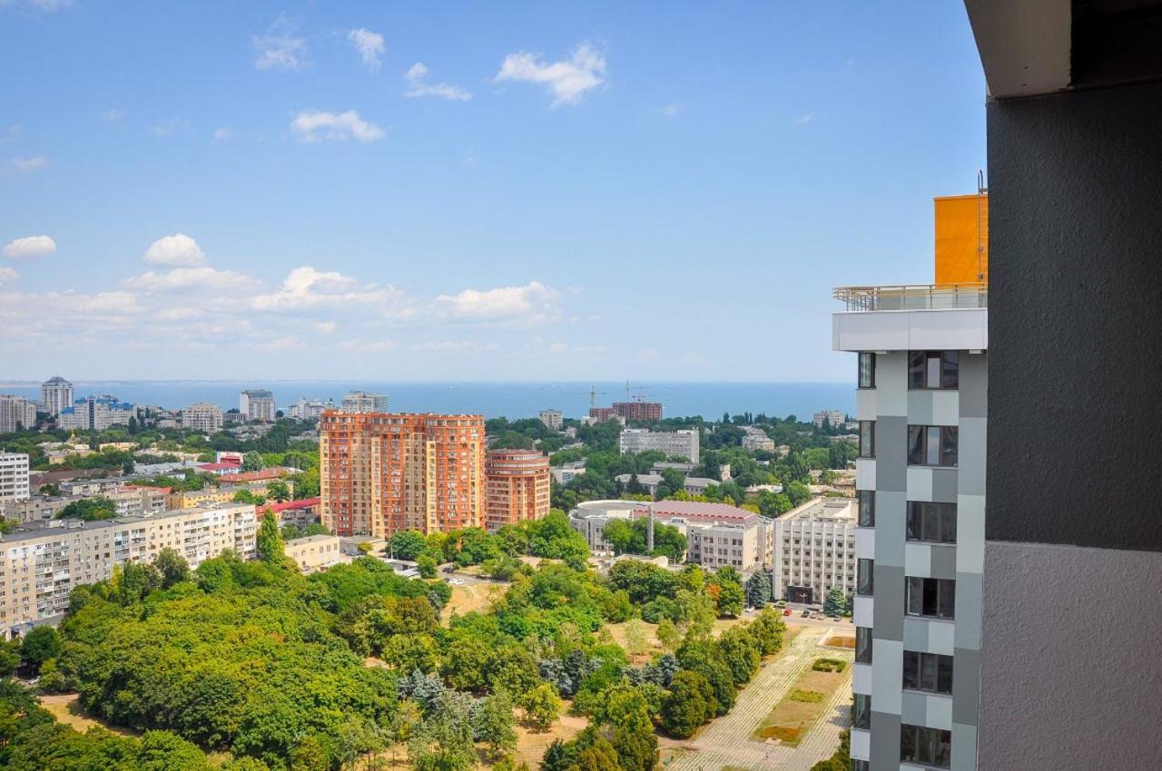 Лофт На 26 Этаже Odessa Buitenkant foto