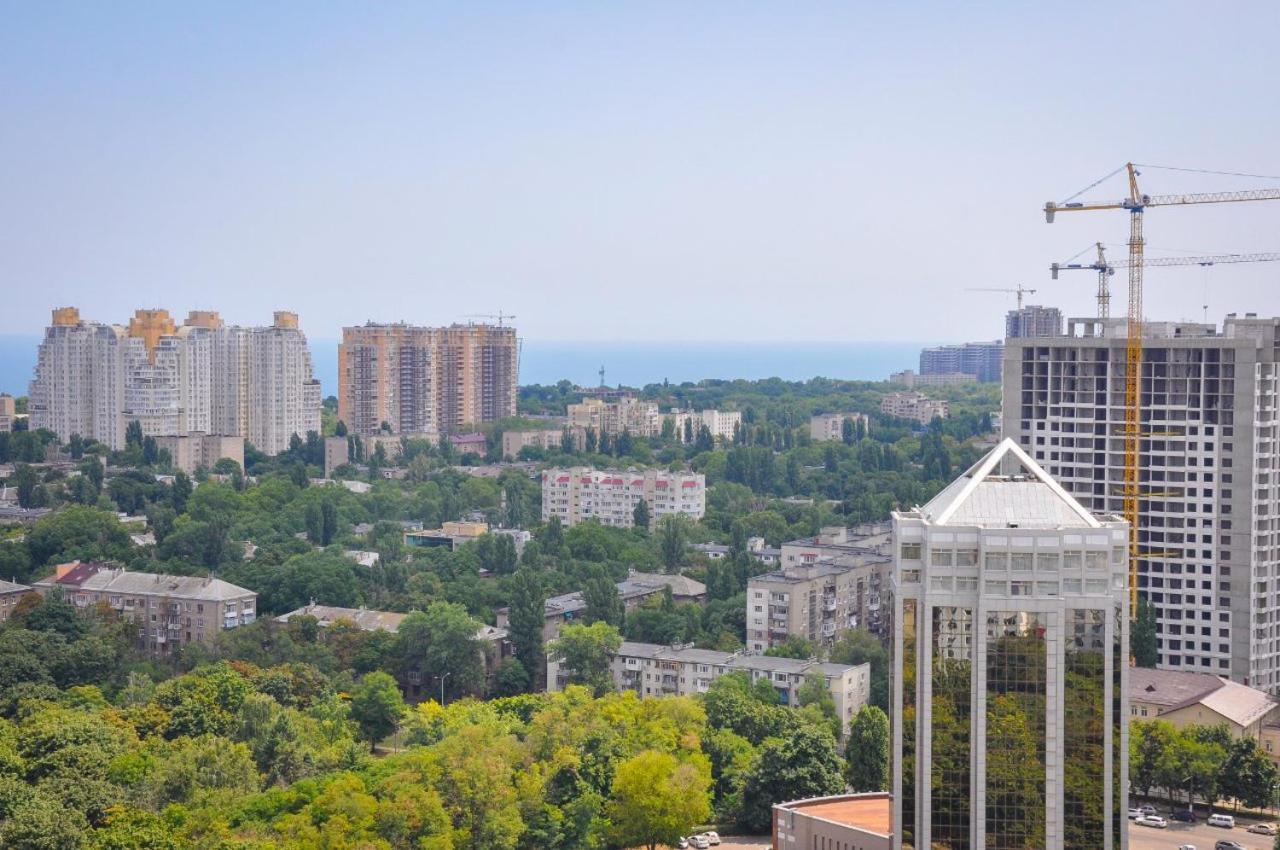 Лофт На 26 Этаже Odessa Buitenkant foto